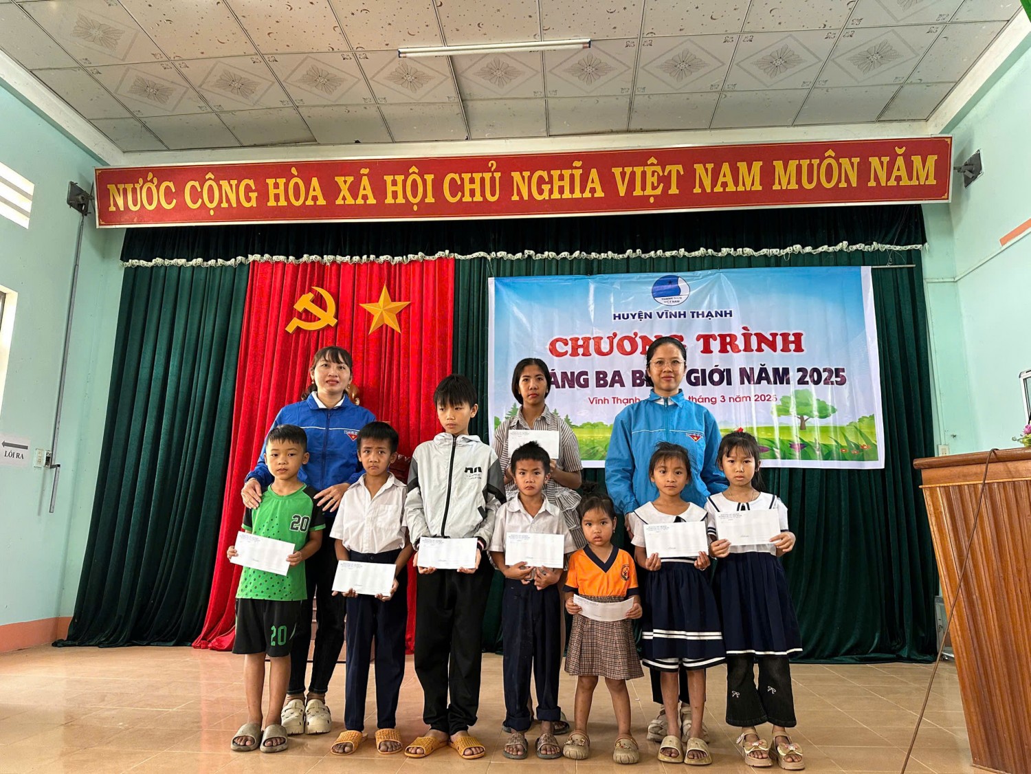 Duy trì hiệu quả vai trò của câu lạc bộ tư vấn, trợ giúp trẻ em trong tham gia xử lý các vụ việc liên quan đến trẻ em năm học 2024-2025